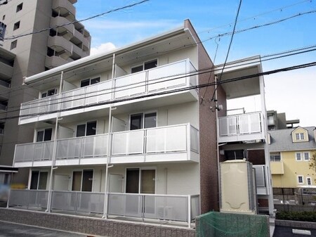 レオパレス高畑東外観写真