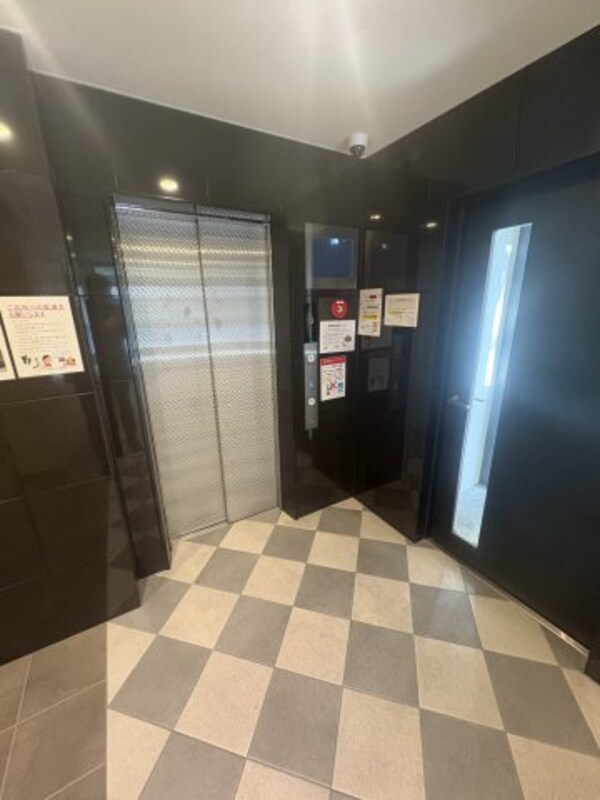 エントランス(建物の内部です)