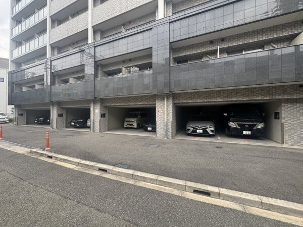 駐車場(駐車スペースもあります)