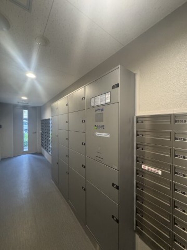 建物設備(宅配BOXとメールBOXです)