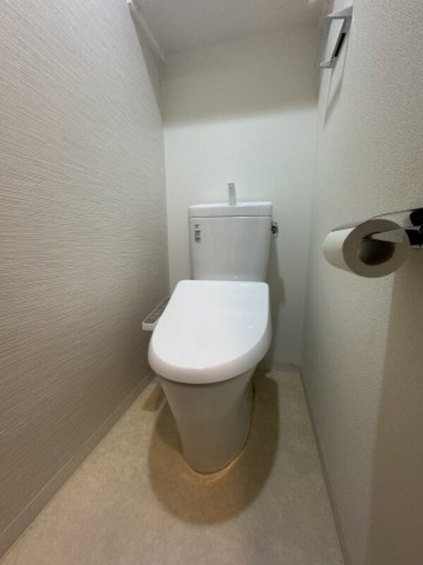 トイレ(コンパクトで使いやすいトイレです)