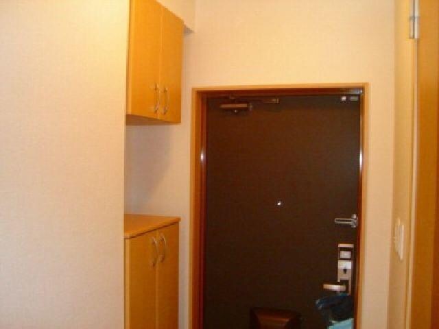 物件内観写真3　(玄関)