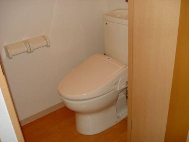 物件内観写真5　(シャワー付トイレ)