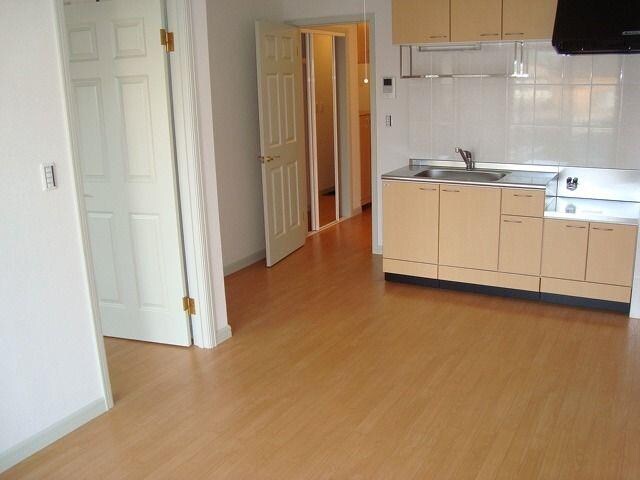 物件内観写真3　(リビング)