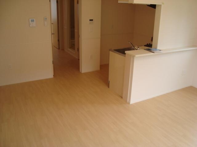 物件内観写真3　(リビング)