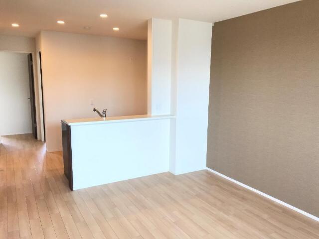 物件内観写真3　(リビング)