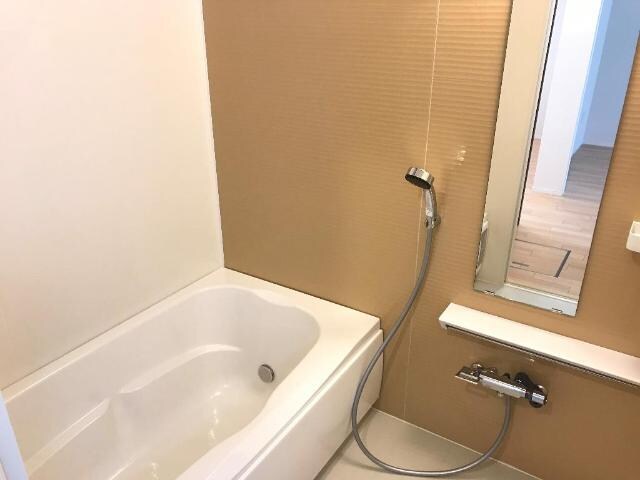 物件内観写真6　(ユニットバス)