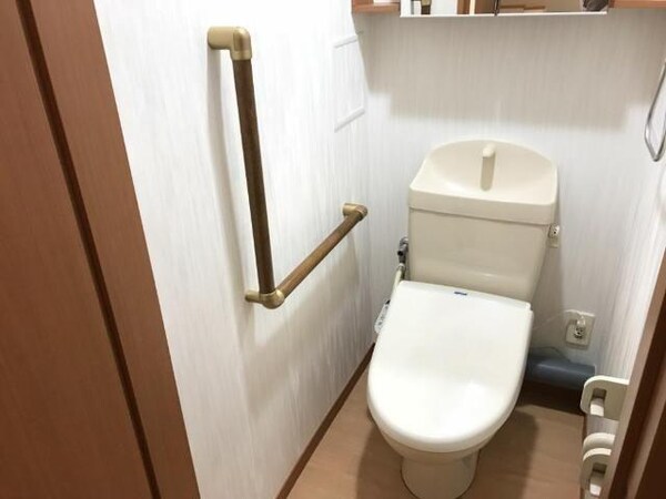 トイレ(シャワー付トイレ)