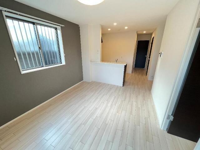 物件内観写真3　(リビング1)