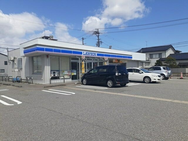 物件外観写真3　(ローソン高岡清水町店まで500m)