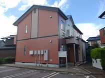 氷見線 能町駅 2階建 築22年の外観写真