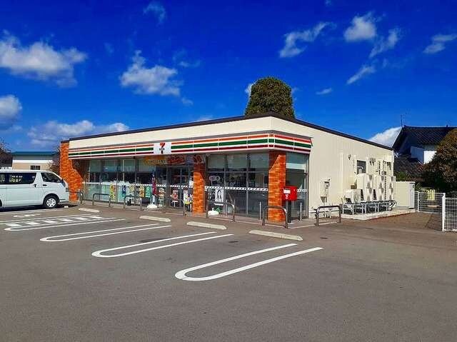 物件外観写真5　(セブンイレブンまで450m)