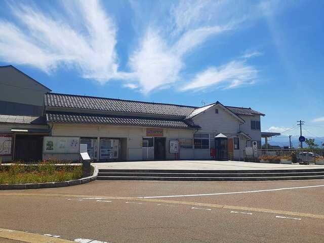 物件外観写真8　(福野駅まで1600m)
