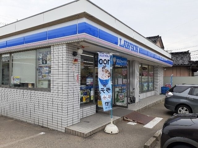 物件外観写真3　(ローソンまで1000m)