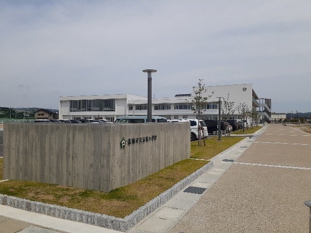 物件外観写真7　(五位小学校まで1100m)