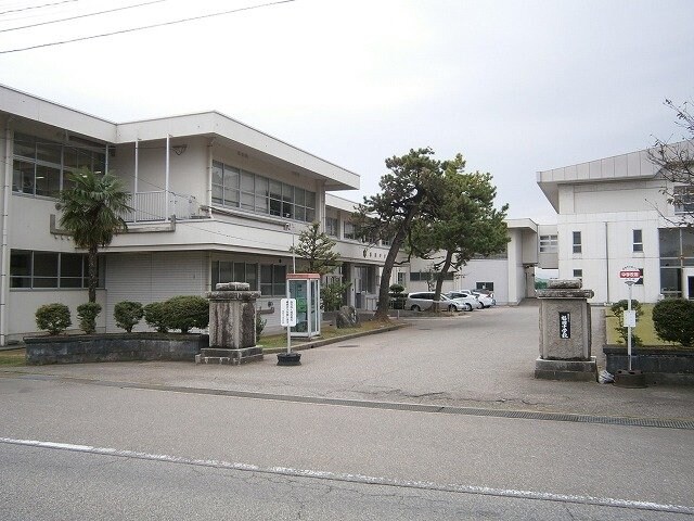 物件外観写真7　(福岡中学校まで600m)