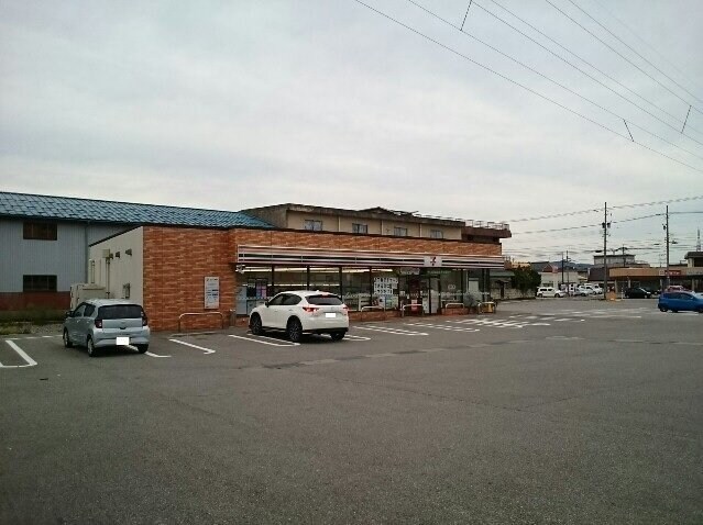 物件外観写真5　(セブンイレブンまで650m)