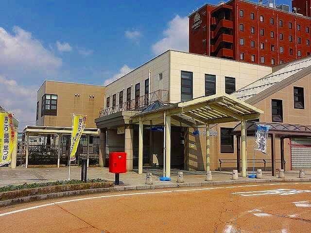 物件外観写真8　(砺波駅まで1200m)