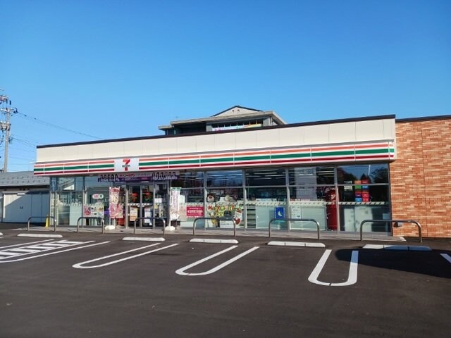 物件外観写真4　(セブンイレブンまで180m)