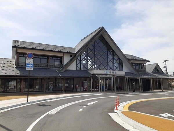 周辺環境(あいの風とやま鉄道 福岡駅まで1800m)