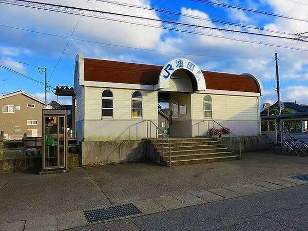 周辺環境(油田駅まで750m)