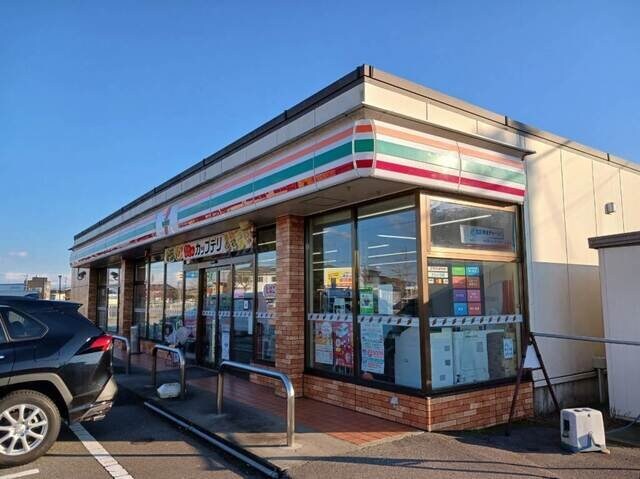 物件外観写真3　(セブンイレブンまで280m)