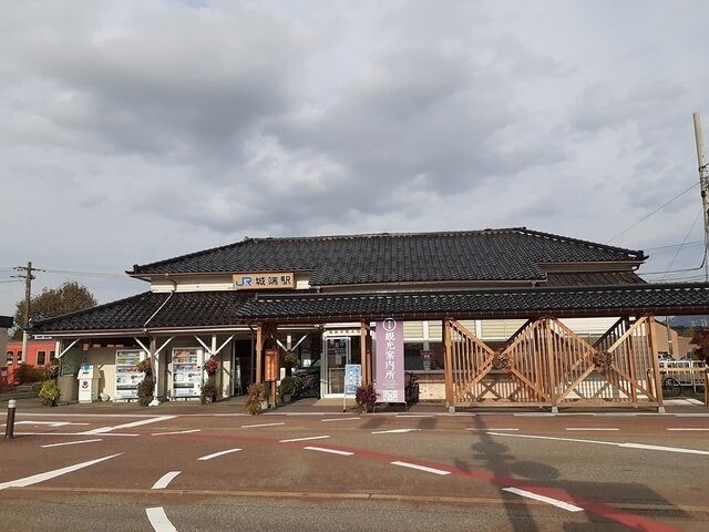 物件外観写真6　(城端駅まで290m)