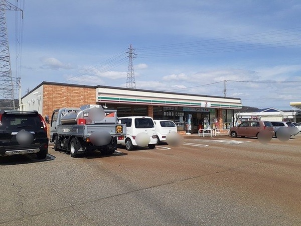 駐車場(セブンイレブンまで750m)