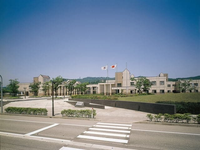 物件外観写真8　(富山大学高岡キャンパスまで2000m)