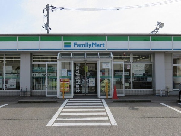 周辺環境(ファミリーマートまで500m)