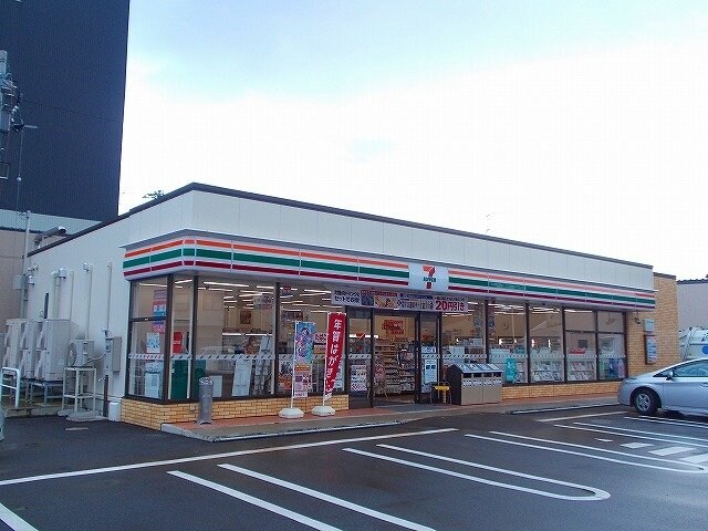 物件外観写真5　(セブンイレブンまで350m)