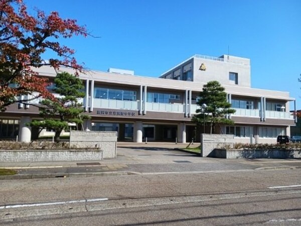 周辺環境(志貴野中学校まで600m)