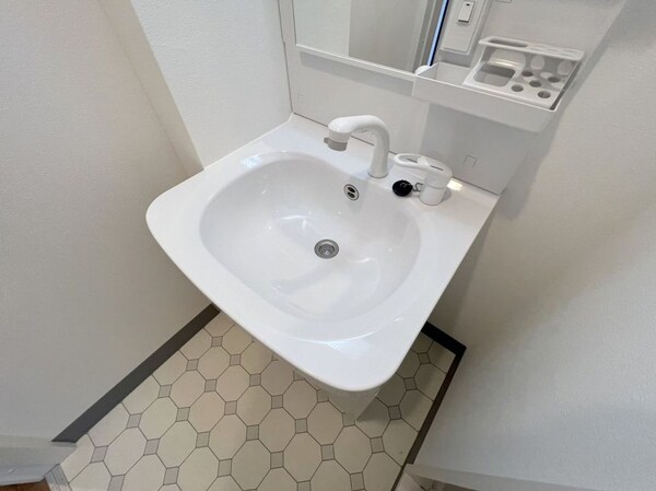 独立洗面台