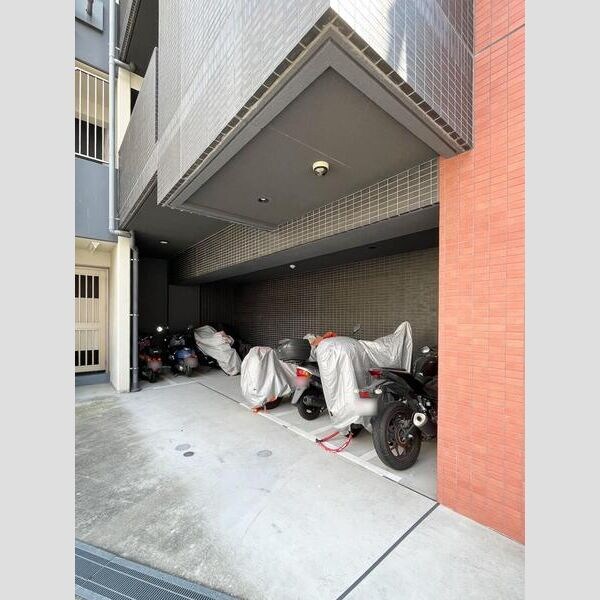 物件内観写真15　(バイク置き場)