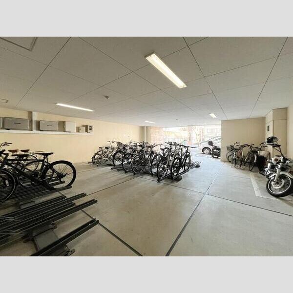 建物設備(駐輪場)