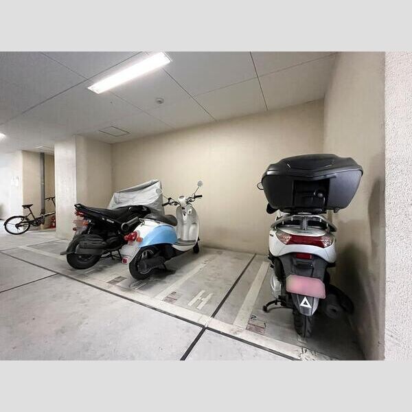 建物設備(バイク置き場)