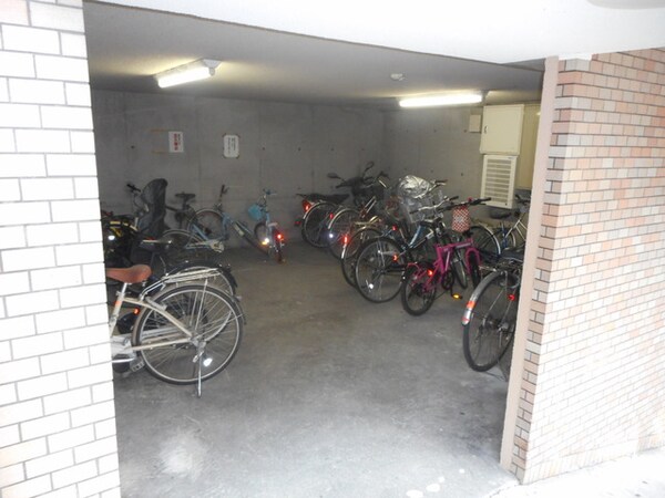 敷地内/建物(駐輪場)