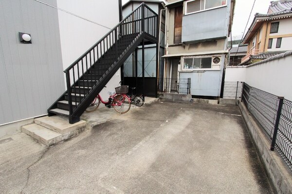 敷地内/建物