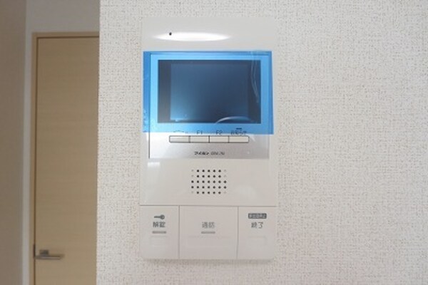 設備(モニター付きドアホン)