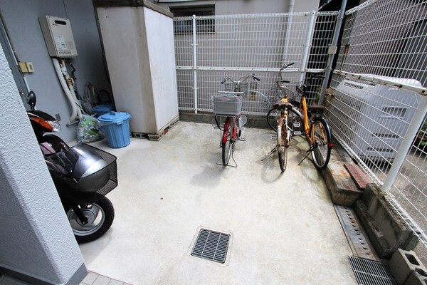 敷地内/建物