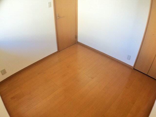 物件内観写真8　(洋室2)