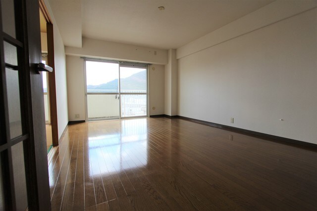 物件内観写真15　(リビング)