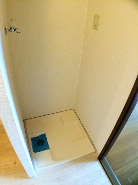 物件内観写真13　(室内洗濯機置場)