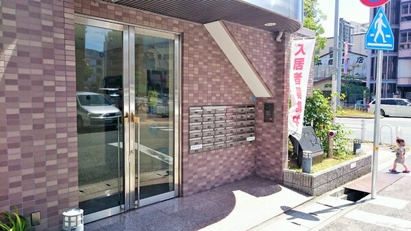 ロビー(オートロック完備)