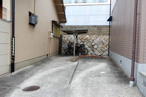 敷地内/建物