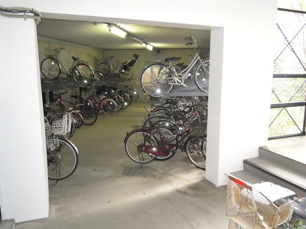 敷地内/建物(駐輪場)