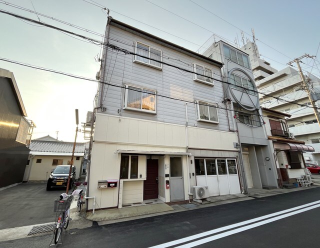 庄田町4丁目マンションの物件外観写真