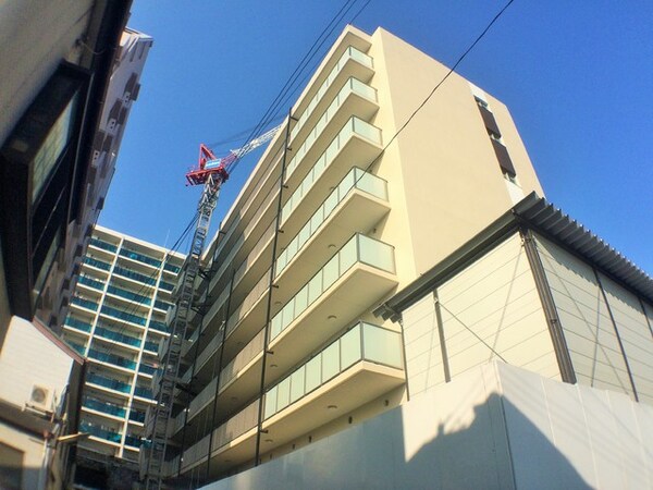 建設中