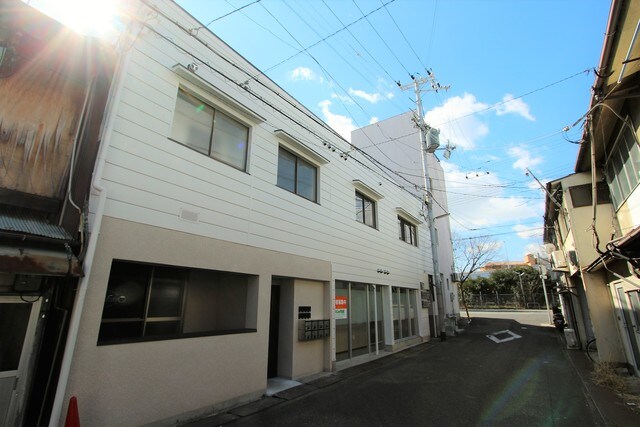 カルモハイツの物件外観写真