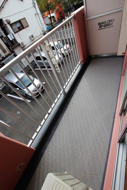 物件内観写真12　(南向きで陽当たり良好)